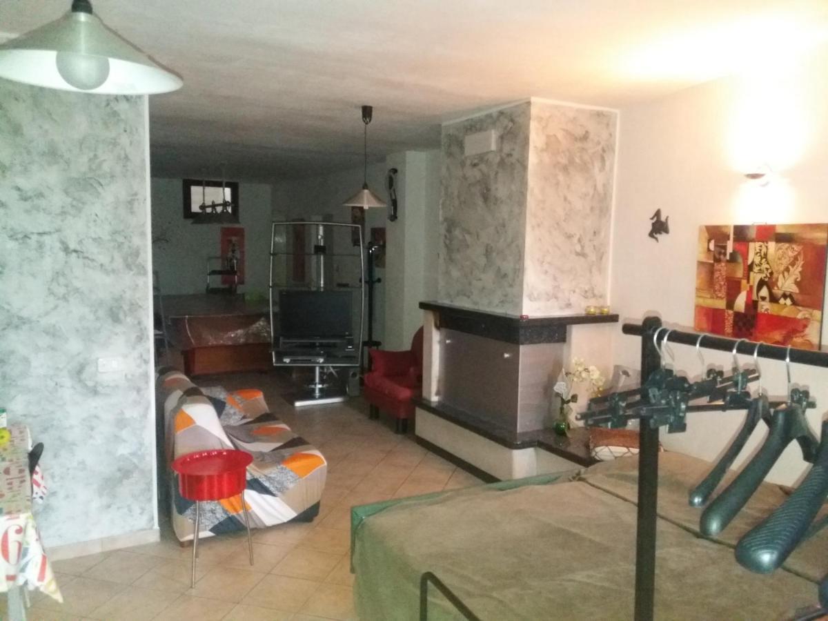 Tana Per Gli Ospiti Apartment แตร์นี ภายนอก รูปภาพ